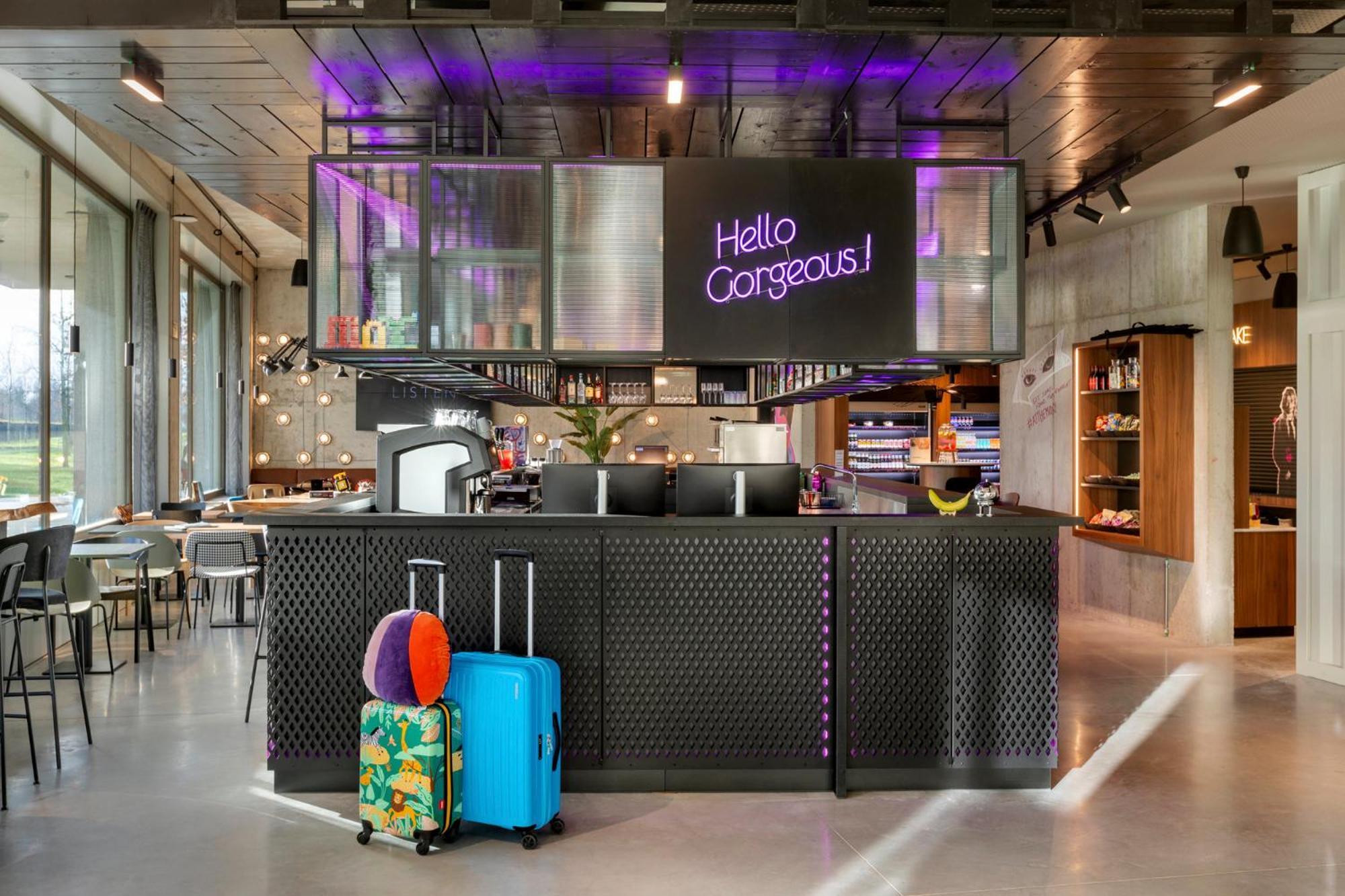 Moxy Antwerp Ξενοδοχείο Εξωτερικό φωτογραφία