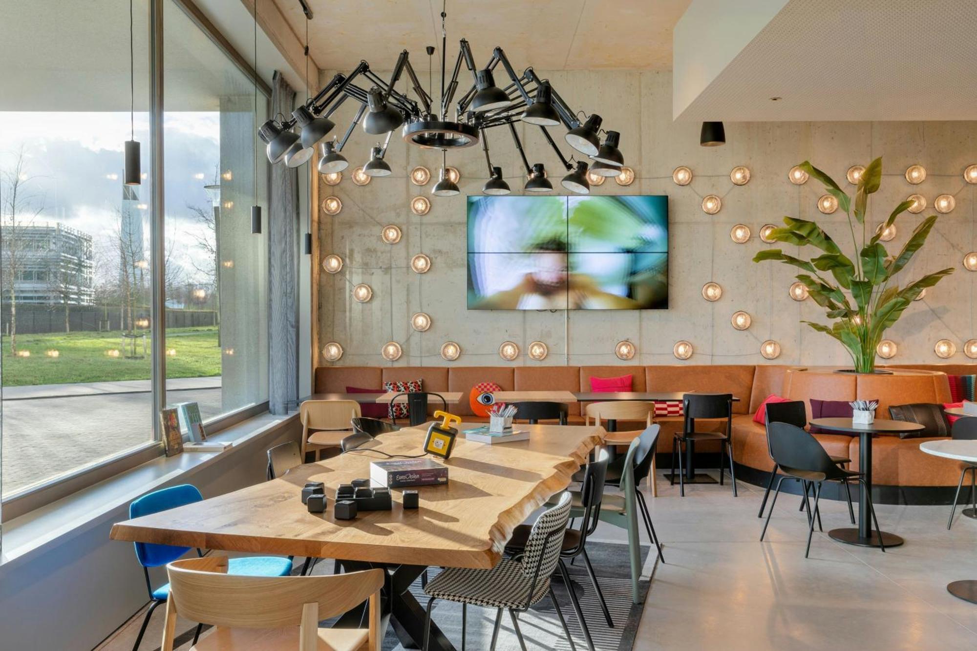 Moxy Antwerp Ξενοδοχείο Εξωτερικό φωτογραφία