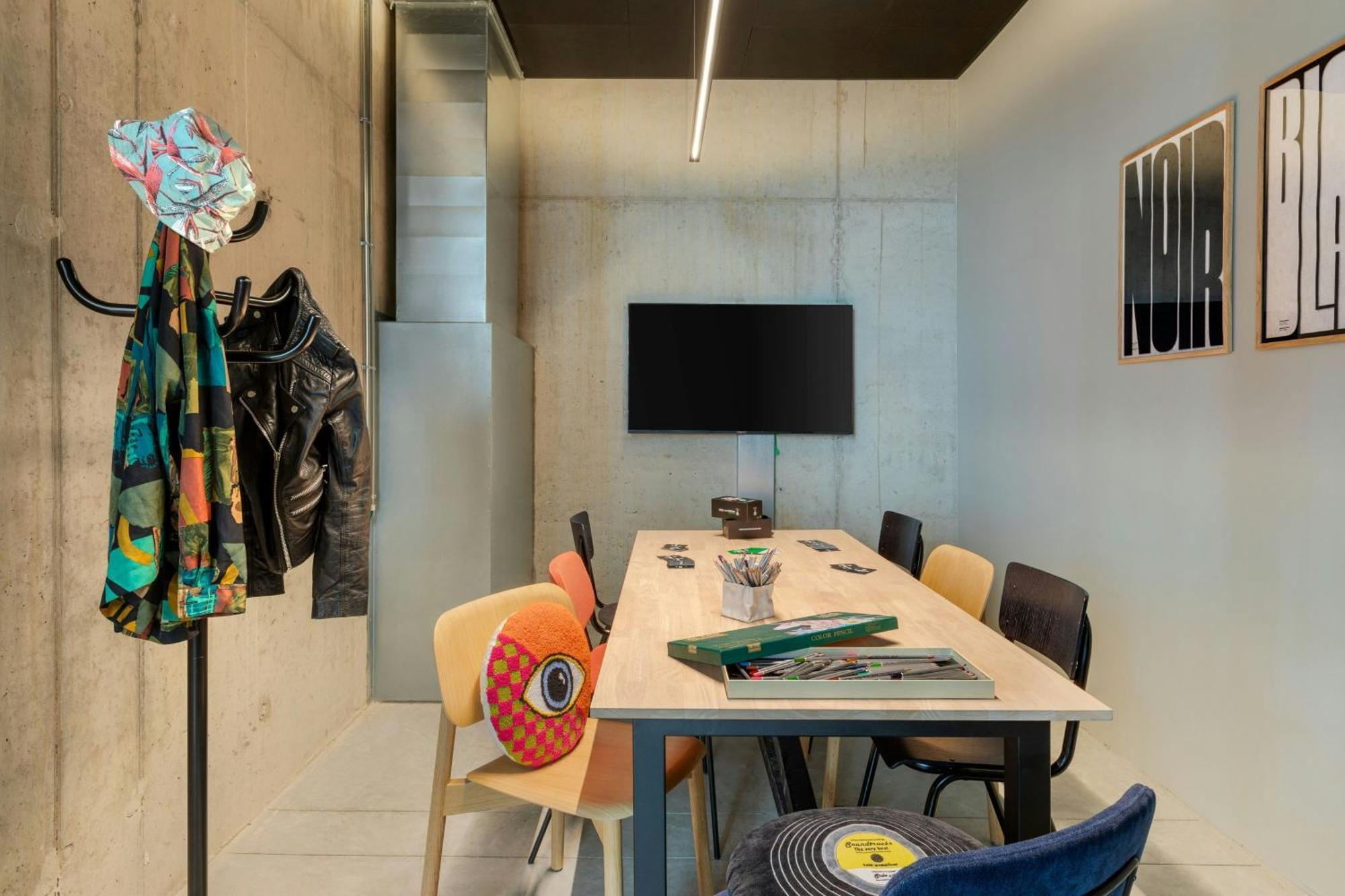 Moxy Antwerp Ξενοδοχείο Εξωτερικό φωτογραφία