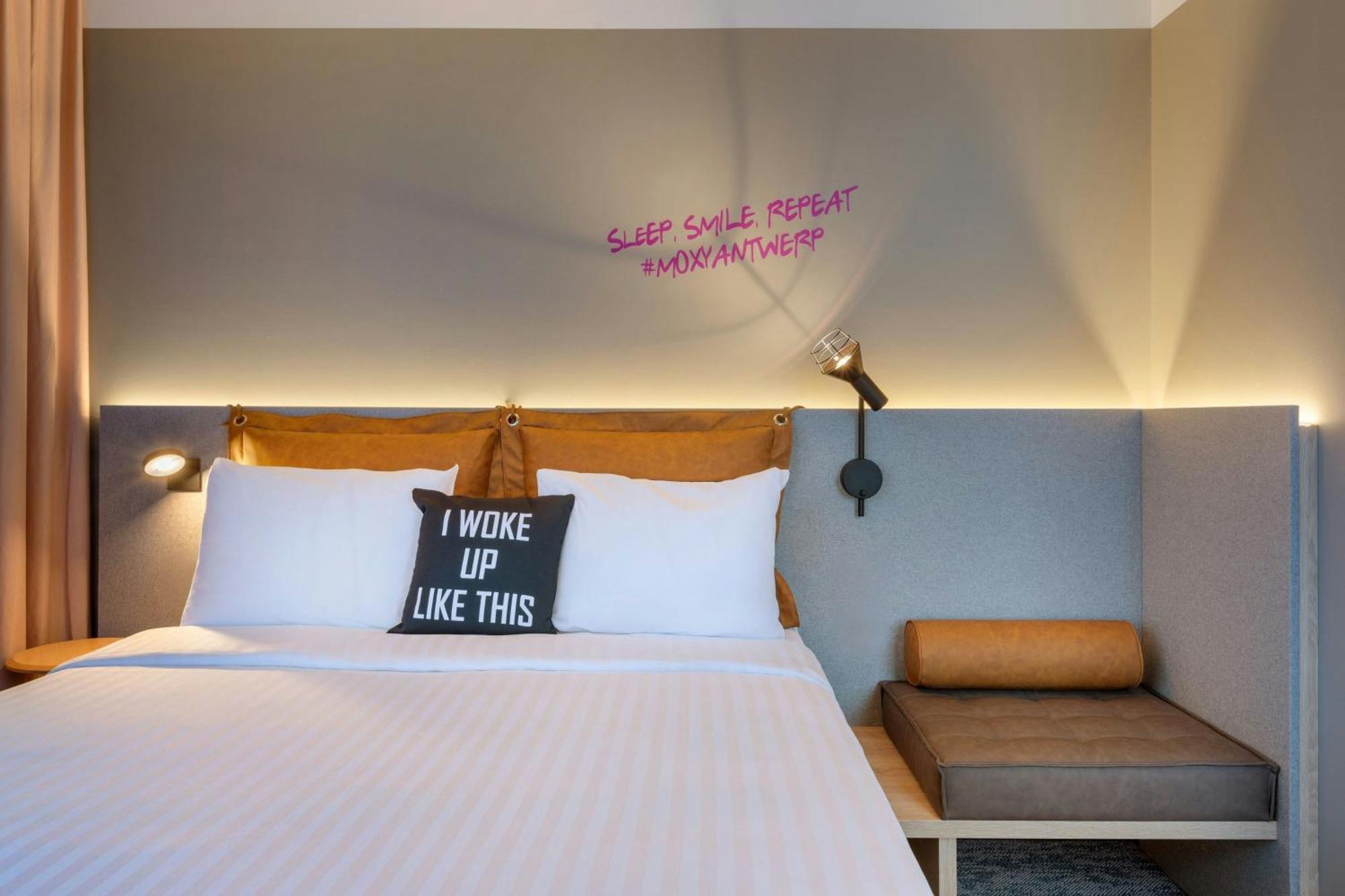 Moxy Antwerp Ξενοδοχείο Εξωτερικό φωτογραφία