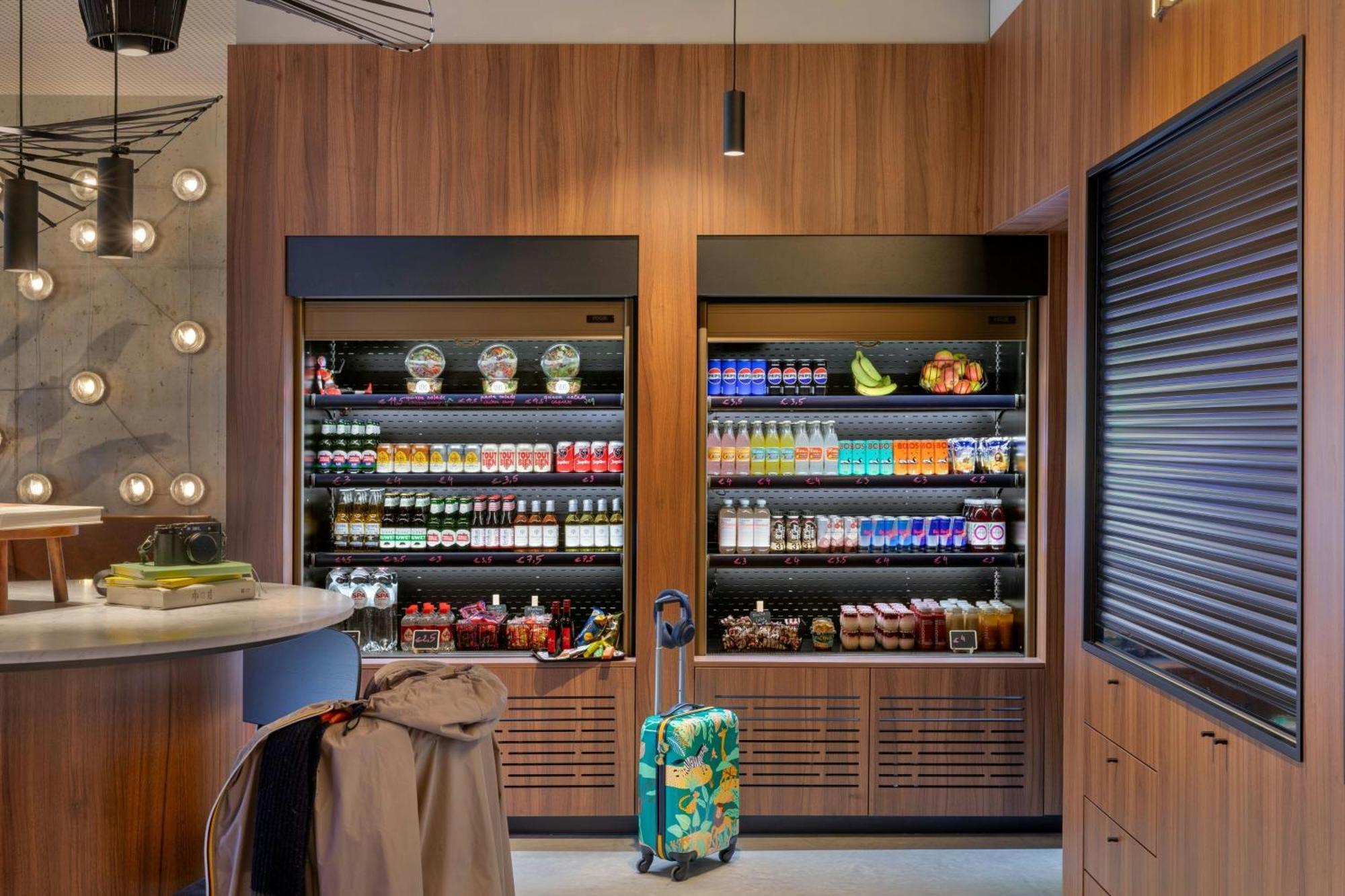 Moxy Antwerp Ξενοδοχείο Εξωτερικό φωτογραφία