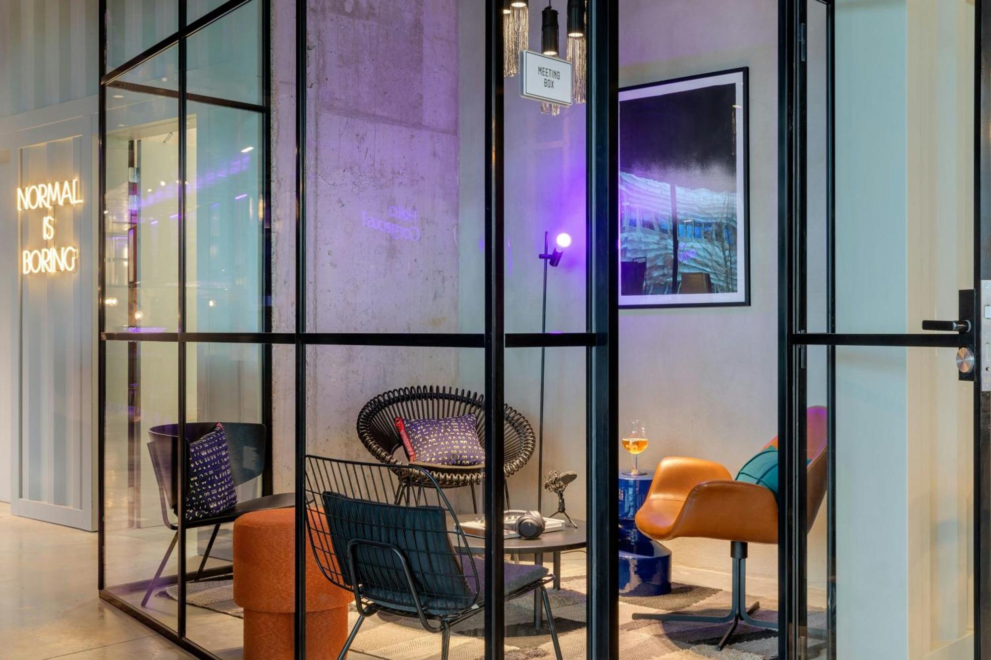 Moxy Antwerp Ξενοδοχείο Εξωτερικό φωτογραφία