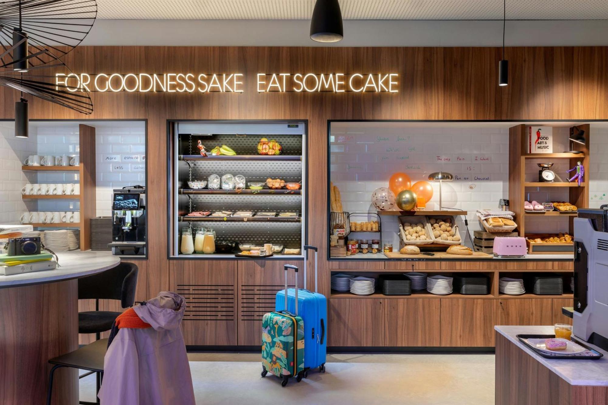 Moxy Antwerp Ξενοδοχείο Εξωτερικό φωτογραφία