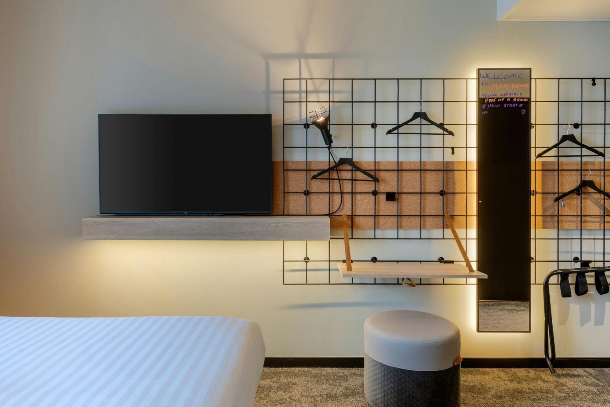 Moxy Antwerp Ξενοδοχείο Εξωτερικό φωτογραφία