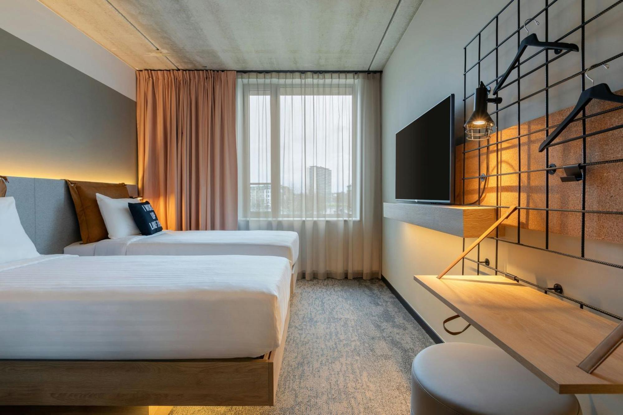 Moxy Antwerp Ξενοδοχείο Εξωτερικό φωτογραφία
